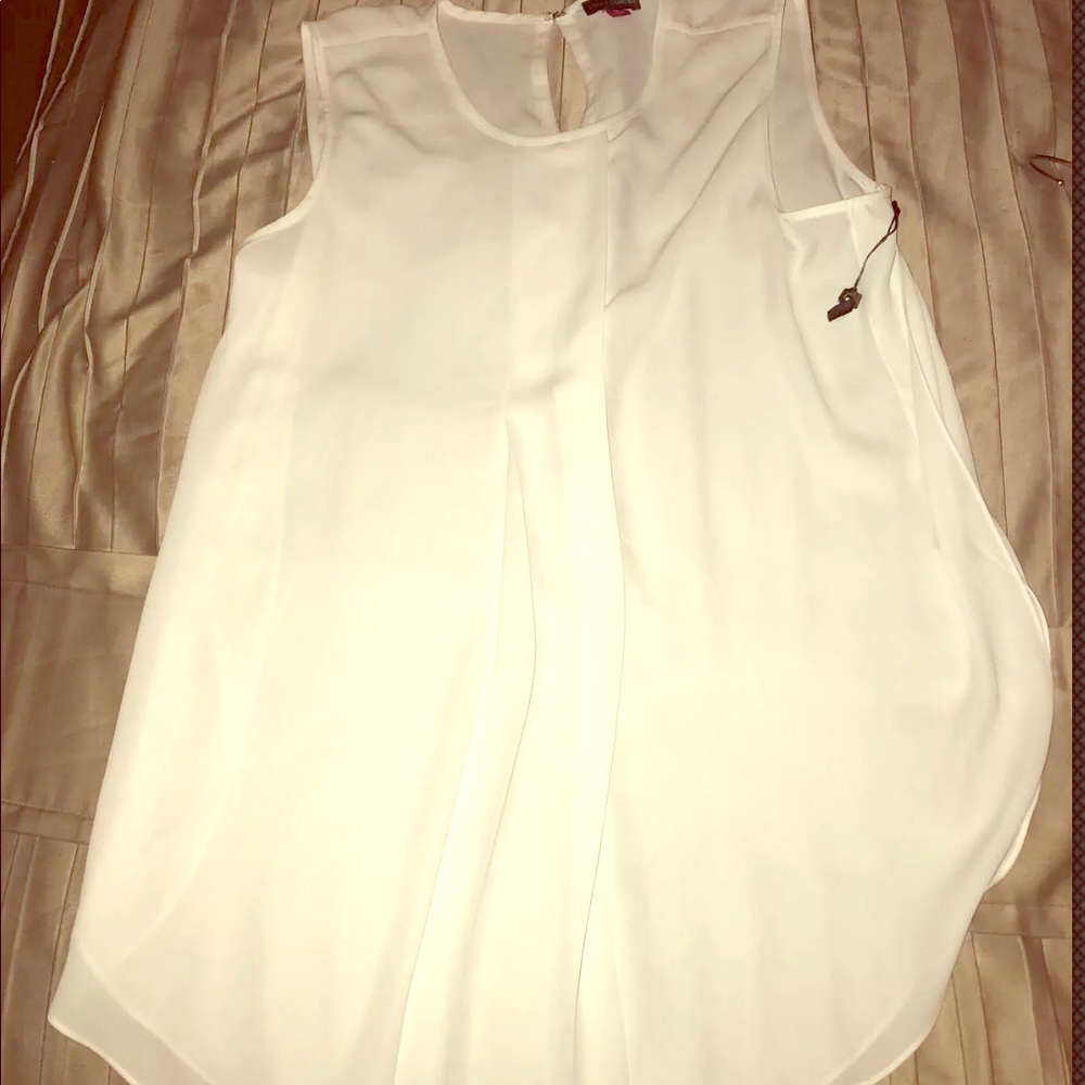 Vince Camuto white top M